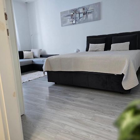 Martina Apartman Бекешчаба Экстерьер фото