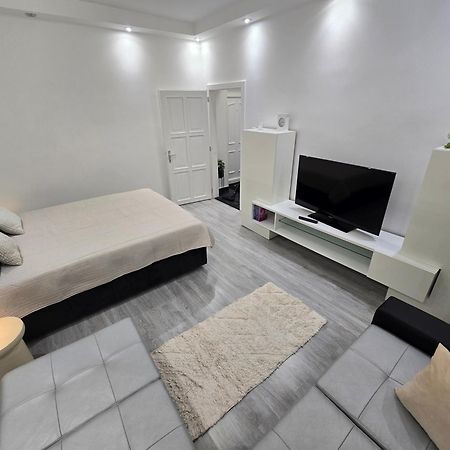 Martina Apartman Бекешчаба Экстерьер фото